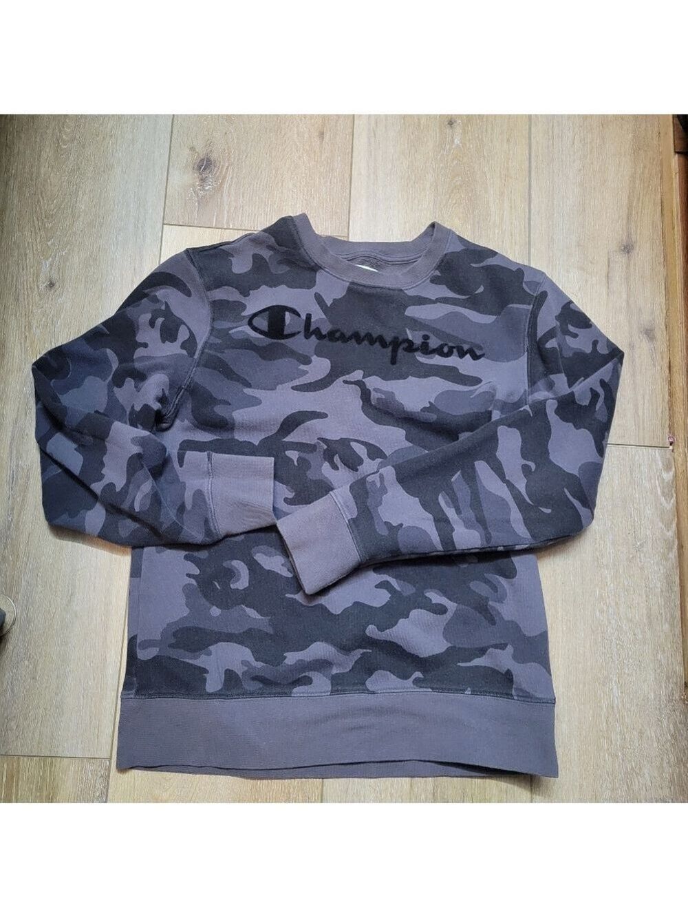 Champion Camouflage Sweatshirt Size S